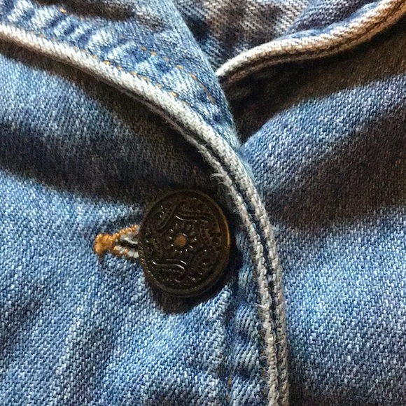 18/20W Faded Glory Woman Stonewashed Denim Shirt. - Picture 5 of 5